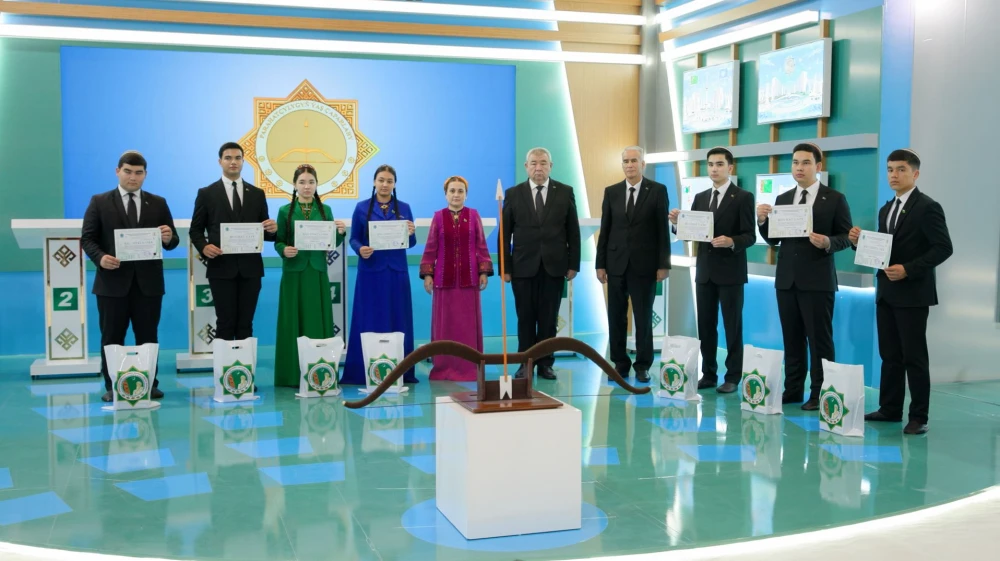 «PARAHATÇYLYGYŇ ÝAŞ ÇAPARLARY»: V MÖWSÜMIŇ I ÝARYM FINAL OÝNY