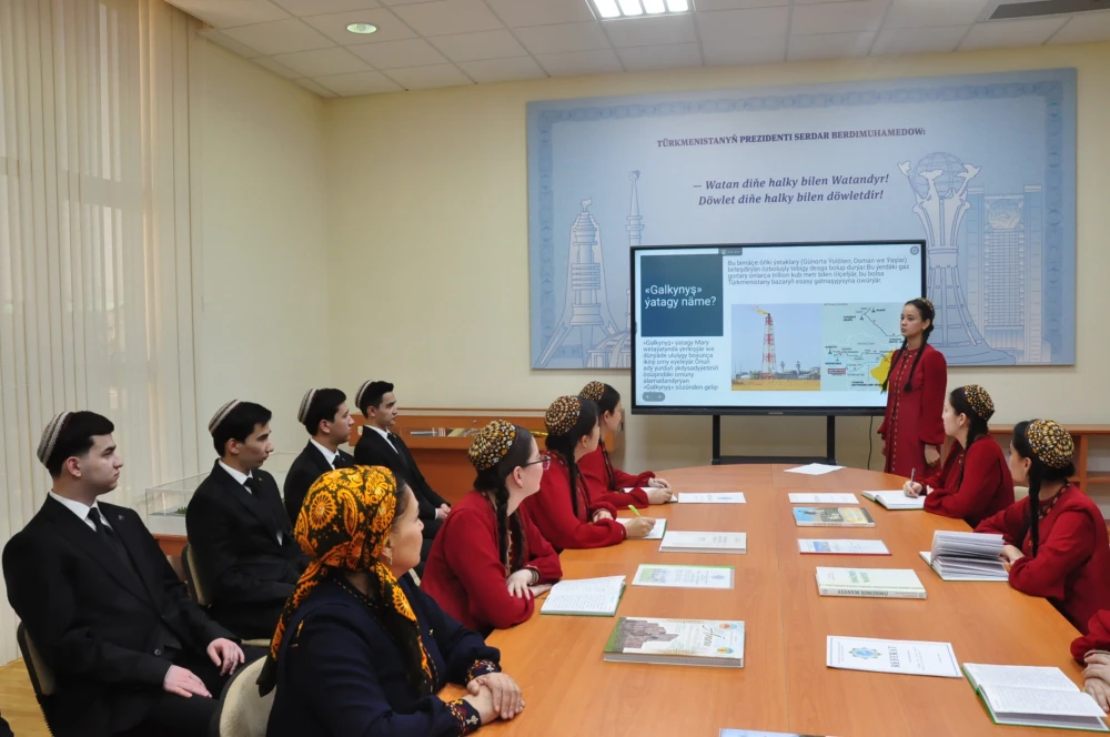 ЭНЕРГЕТИЧЕСКАЯ ДИПЛОМАТИЯ: В ИНСТИТУТЕ ОБСУДИЛИ ПЕРСПЕКТИВЫ ОСВОЕНИЯ МЕСТОРОЖДЕНИЯ «ГАЛКЫНЫШ»