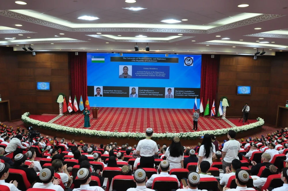 “Halkara gatnaşyklary: parahatçylyk dialogynyň medeniýeti” atly III halkara bäsleşigine badalga berildi
