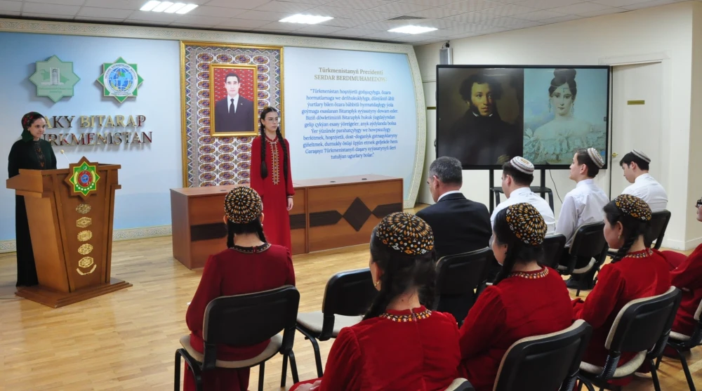 СОСТОЯЛОСЬ НАУЧНО-ТВОРЧЕСКОЕ МЕРОПРИЯТИЕ, ПОСВЯЩЕННОЕ ВСЕМИРНОМУ ДНЮ РУССКОГО ЯЗЫКА