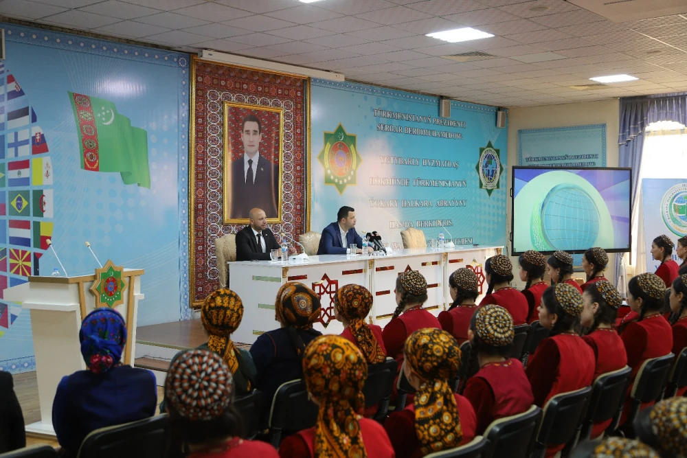 A TRAINING LESSON WITH THE PARTICIPATION OF THE DIRECTOR OF THE “TRT AVAZ” TV CHANNEL WAS HELD