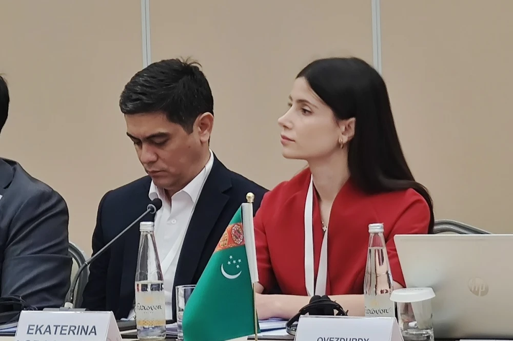 Merkezi Aziýa durnuklylyk zolagyndaky çeýe bileleşikleriň giňişligi hökmünde — Hywa dialogy