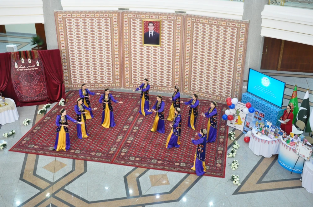 DILLER – DOSTLUK ÇEMENI