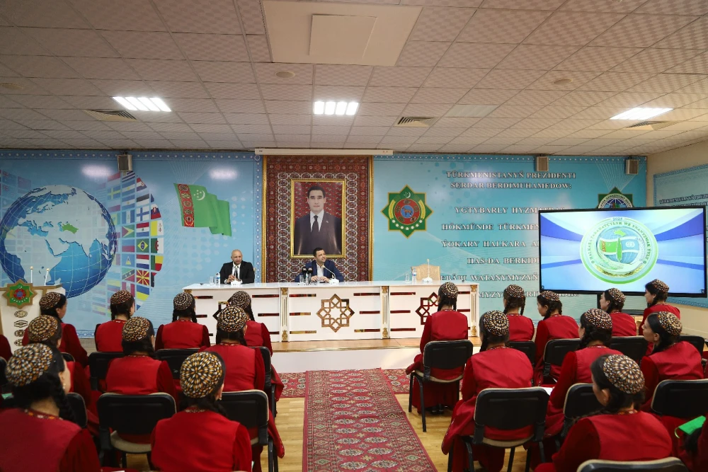 A TRAINING LESSON WITH THE PARTICIPATION OF THE DIRECTOR OF THE “TRT AVAZ” TV CHANNEL WAS HELD
