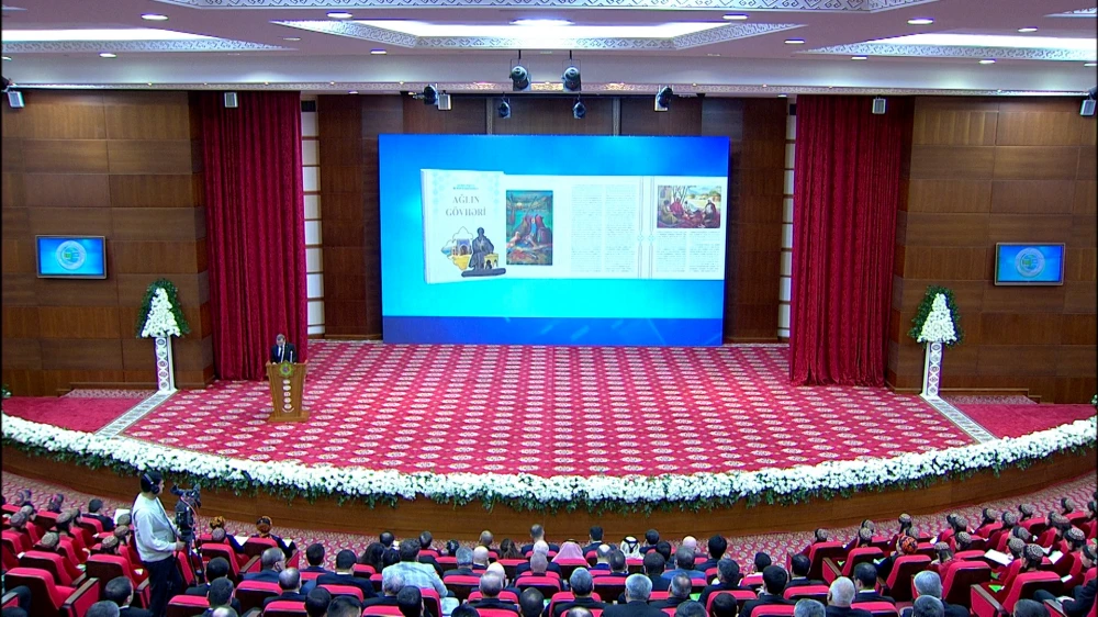 A CEREMONIAL MEETING WAS HELD ON THE OCCASION OF THE TRANSLATION OF THE BOOK “JEWEL OF THE MIND” BY THE HERO ARKADAG INTO THE AZERBAIJANI LANGUAGE