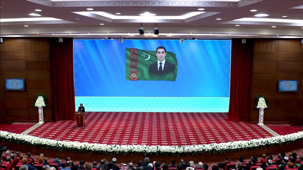 TÜRKMENISTANYŇ DIPLOMATIK IŞGÄRLERINIŇ GÜNI MYNASYBETLI MASLAHAT WE BAÝRAMÇYLYK KONSERTI GEÇIRILDI