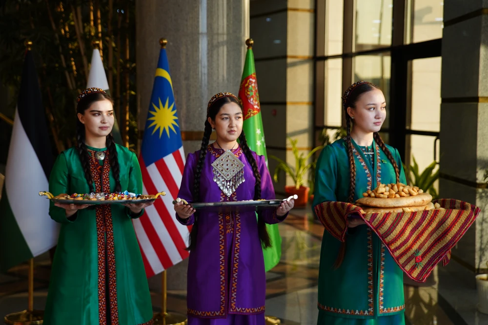 PRESENTATION OF THE NEW BOOK BY THE HONORABLE PRESIDENT “THE NEUTRALITY OF TURKMENISTAN — A BRIGHT WAY OF PEACE AND TRUST”