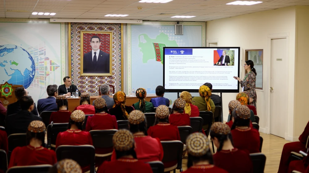 «TÜRKMENISTANYŇ DAŞARY SYÝASATY WE DIPLOMATIÝASY: PARAHATÇYLYGYŇ, HOWPSUZLYGYŇ WE DURNUKLY ÖSÜŞIŇ HATYRASYNA HYZMATDAŞLYK» ATLY HALKARA YLMY-AMALY MASLAHATY GEÇIRILÝÄR