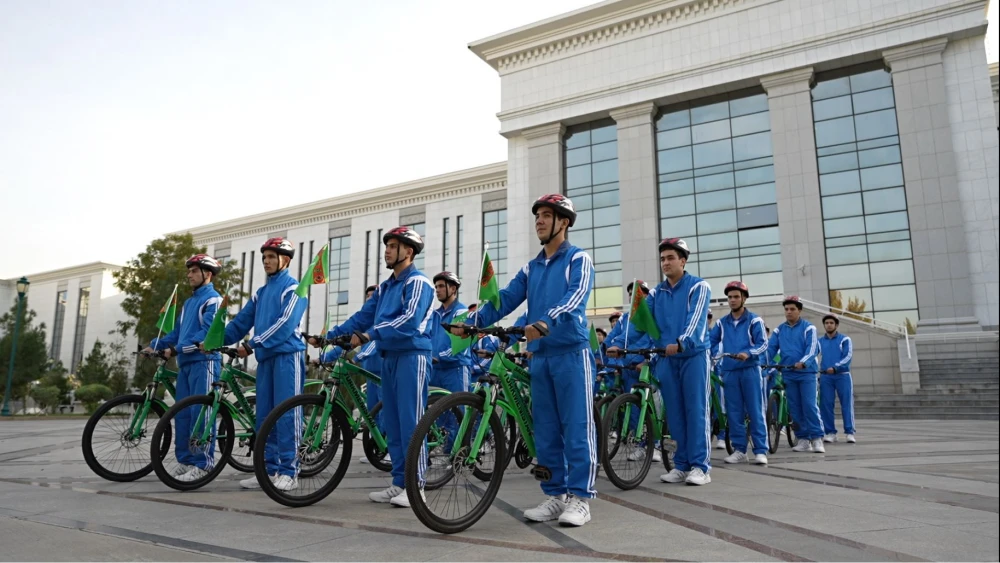 Türkmenistan BMG-niň çözgüdini sport çäreleri bilen belleýär