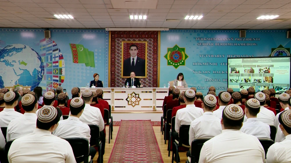 TÜRKMEN-BELARUS HYZMATDAŞLYGYNA BAGYŞLANAN OKUW SAPAGY