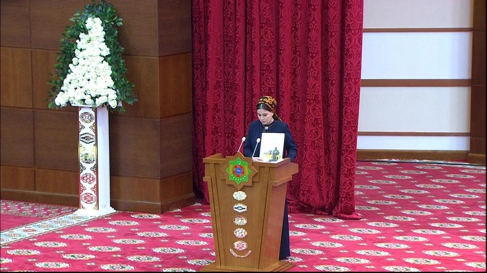 A CEREMONIAL MEETING WAS HELD ON THE OCCASION OF THE TRANSLATION OF THE BOOK “JEWEL OF THE MIND” BY THE HERO ARKADAG INTO THE AZERBAIJANI LANGUAGE