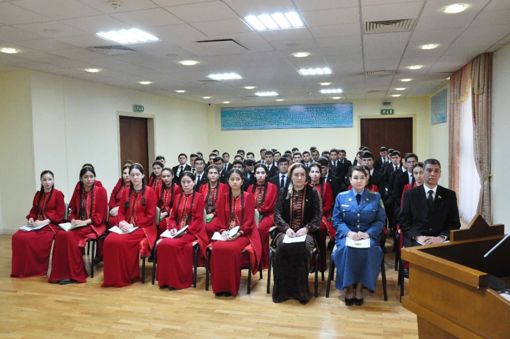 A training course on the adoption of  the Constitution of Turkmenistan