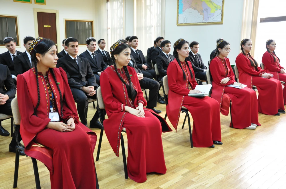 ULAG DIPLOMATIÝA UGRY BOÝUNÇA OKUW SAPAGY