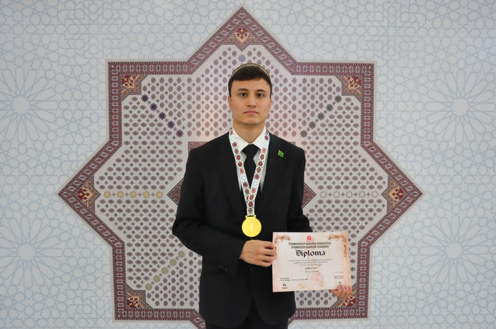 ÝAŞ TALYBYMYZYŇ SPORT ÄLEMINDÄKI NOBATDAKY ÜSTÜNLIGI surady