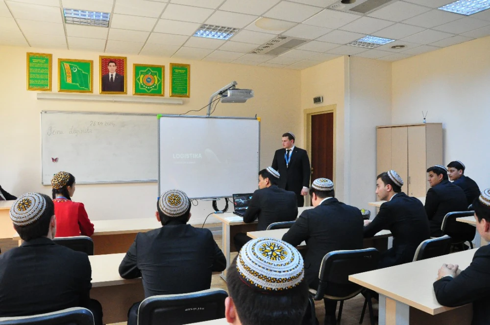 A training course “Learning to organize the work of Ashgabat International Airport from the point of view of logistics” was held