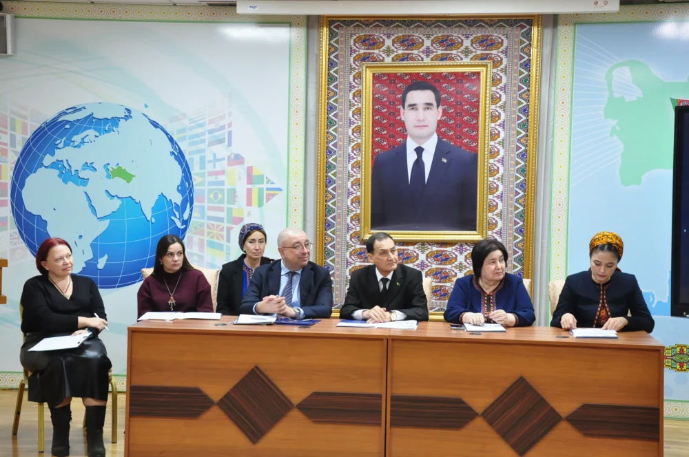 ADAM HUKUKLARY BOÝUNÇA BÄSLEŞIK GEÇIRILDI