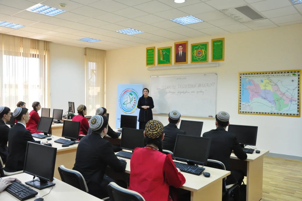 «GARAŞSYZ DÖWLETLERIŇ ARKALAŞYGY (GDA) ÝURTLARYNYŇ YKDYSADYÝETINIŇ ÖSÜŞ UGURLARY»  ATLY   OKUW SAPAGY GEÇIRILDI