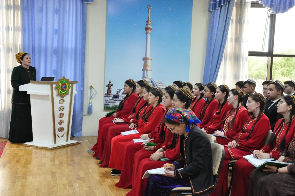 Seminar "Translation analysis of Magtymguly's poems (based on the material of English translations)" dedicated to the 300th anniversary of Magtymkuly's birth