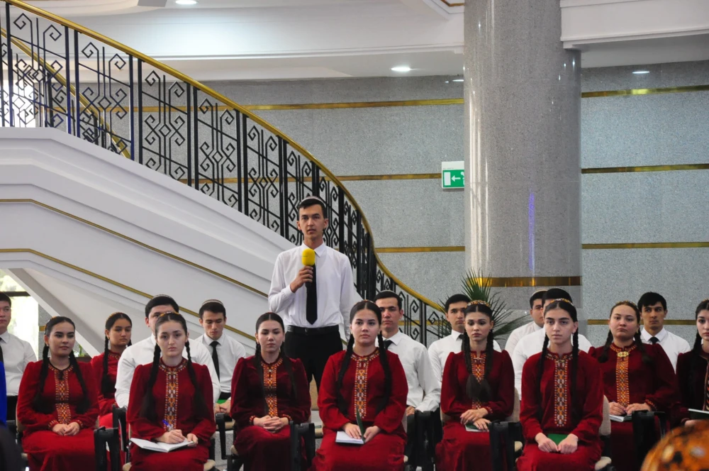 HALKARA MASLAHATYŇ JEMLERI BOÝUNÇA BRIFING GEÇIRILDI