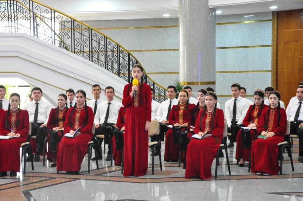 HALKARA MASLAHATYŇ JEMLERI BOÝUNÇA BRIFING GEÇIRILDI