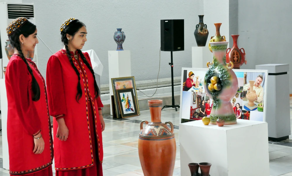 The private family exhibition of the Annagulyevs was opened