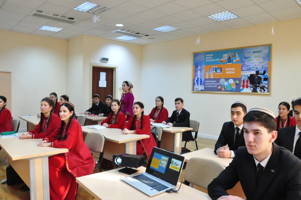 Gahryman Arkadagymyzyň eserlerinde sagdyn-durmuş ýörelgesi