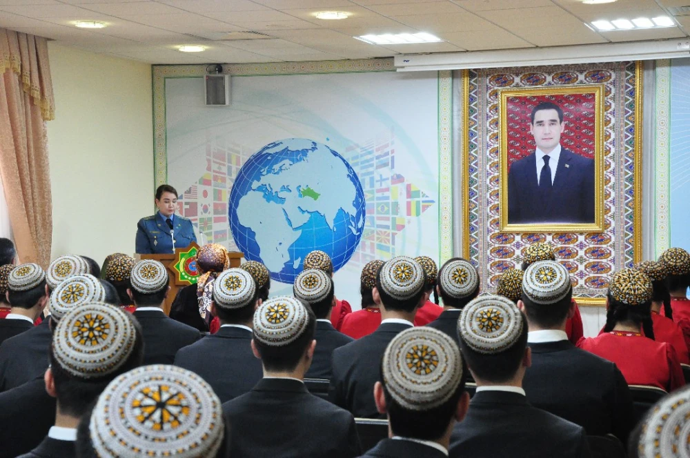 A training course on the adoption of  the Constitution of Turkmenistan