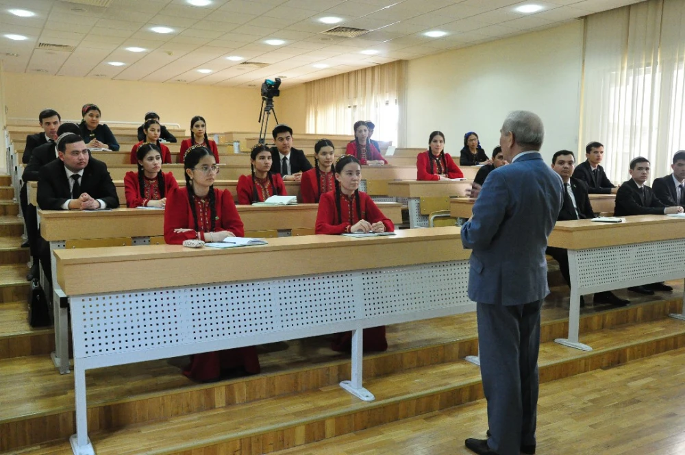 Lecture in French language for students of diplomacy