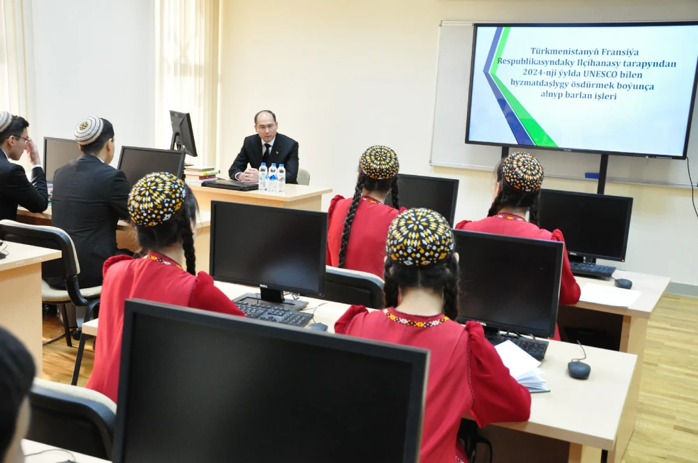 A TRAINING SESSION WAS HELD WITH THE EXTRAORDINARY AND PLENIPOTENTIARY AMBASSADOR OF TURKMENISTAN TO FRANCE