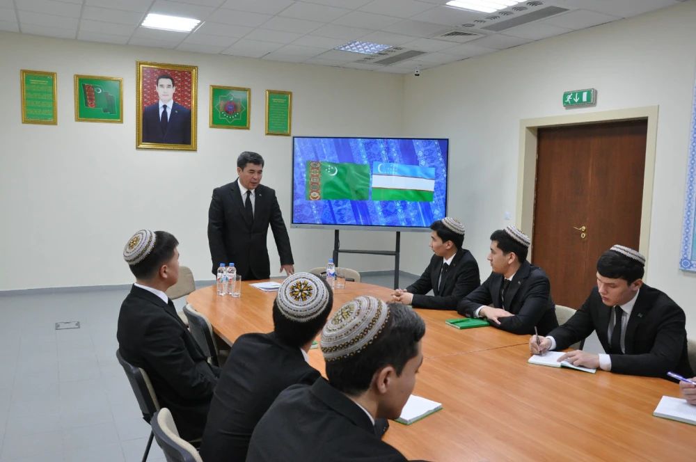 Ambassador of Turkmenistan Held a Training Course surady