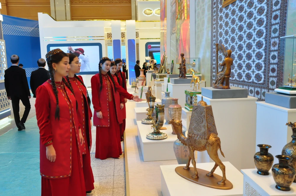 Hemişelik Bitaraplygymyzyň şanly 30 ýyllygy mynasybetli sergi