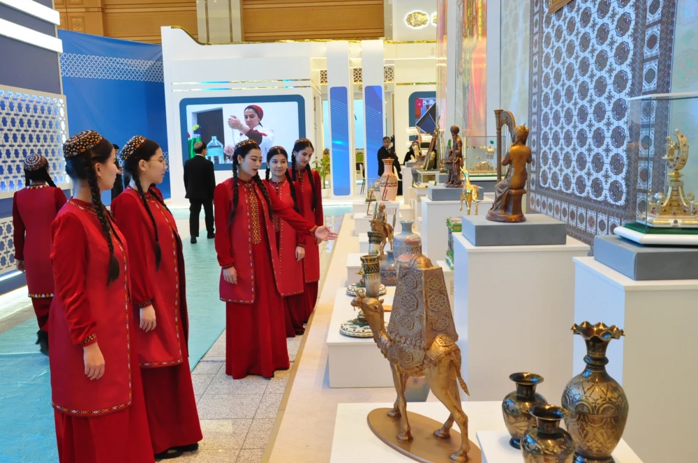 Hemişelik Bitaraplygymyzyň şanly 30 ýyllygy mynasybetli sergi