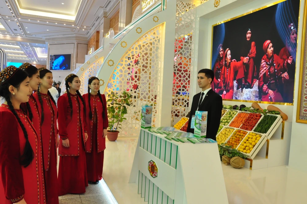 Hemişelik Bitaraplygymyzyň şanly 30 ýyllygy mynasybetli sergi