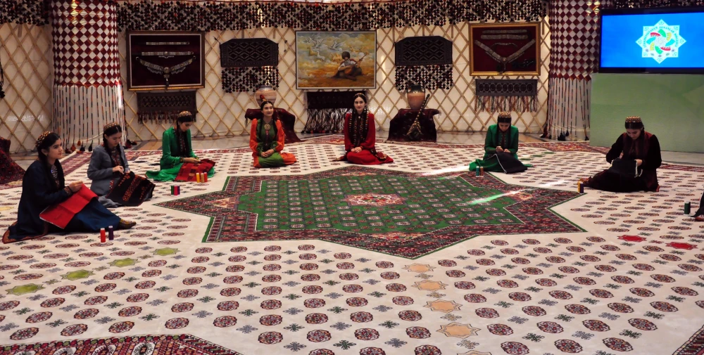 A festive ceremony under the name “Turkmen carpet, a model of elegance”