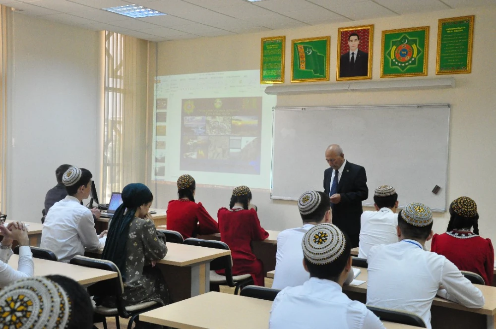 “Daşky gurşawy goramak - biziň borjumyz” atly seminar geçirildi