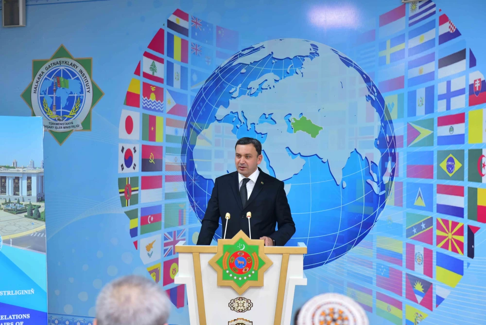 Media topar bilen maslahat geçirildi