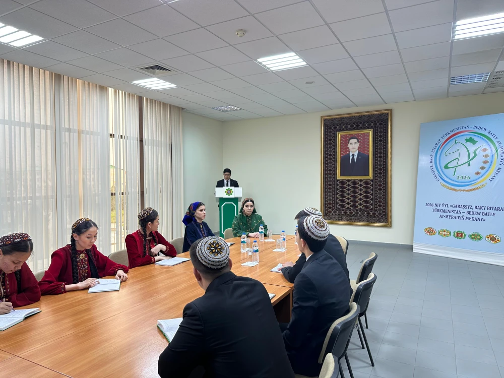TÜRKMENISTANYŇ PARAHATÇYLYGY DÖREDIJI DIPLOMATIÝASYNA BAGYŞLANAN MASLAHAT GEÇIRILDI