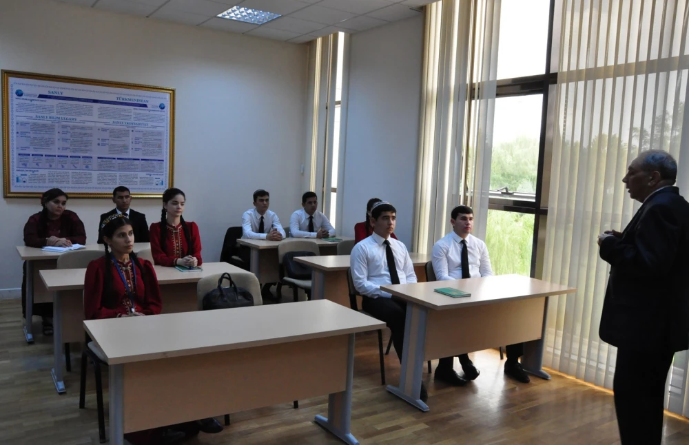 A training session “Terms used in Economics lesson” has been held