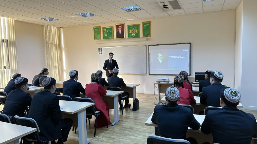 A lesson was held on the topic “Information-analysis-interpretation work in the diplomatic service” surady