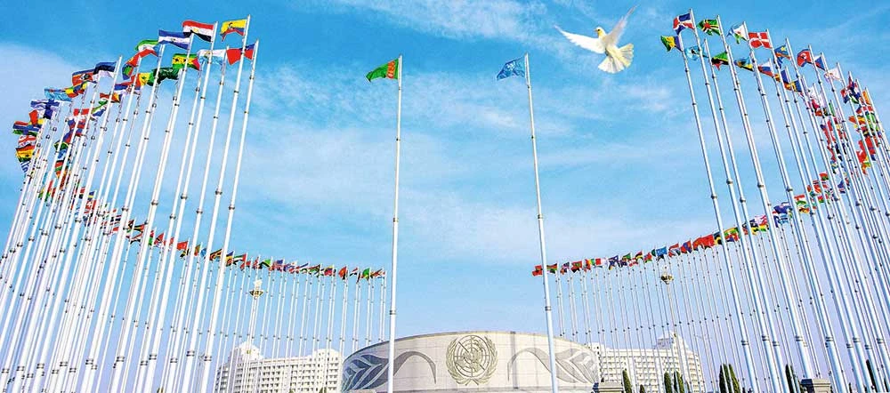 Türkmen diplomatiýasynyň ýokary mekdebi asylly däbi mynasyp dowam etdirýär surady