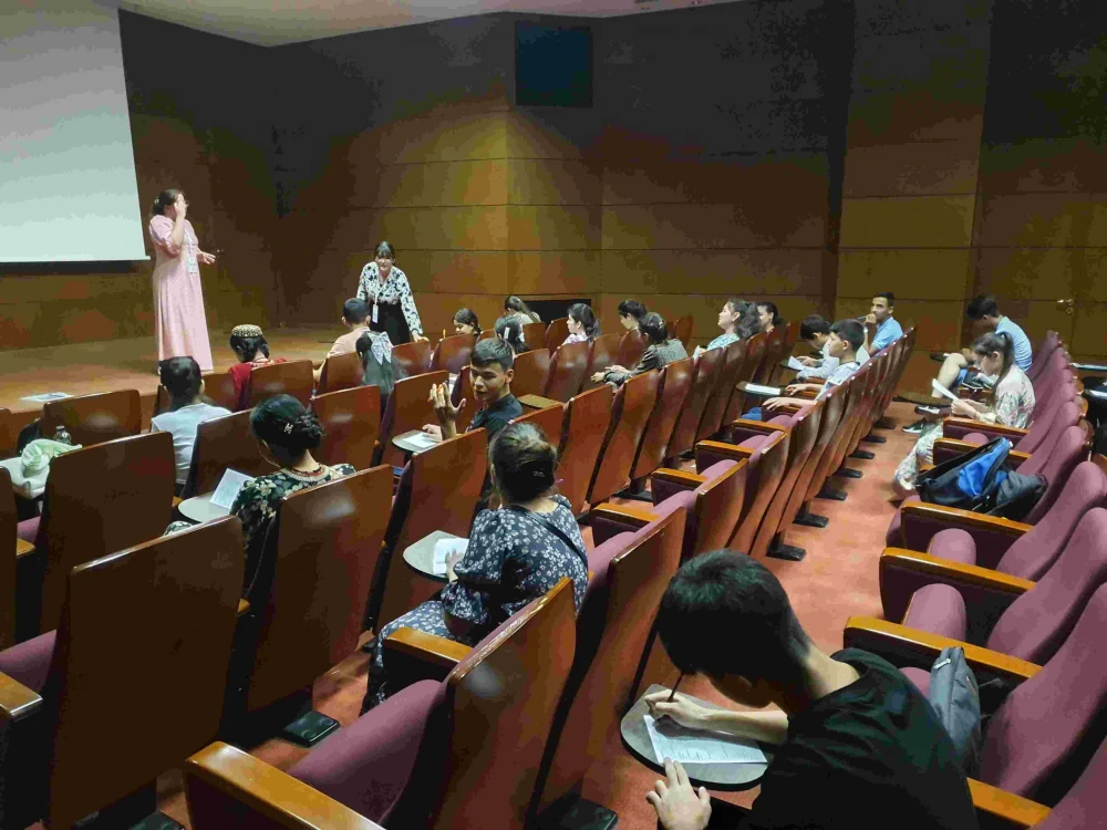 "SPEAKING CLUB" GEPLEŞMEK ARKALY PIKIR ALYŞMA GURNAGYNYŇ NOBATDAKY DUŞUŞYGY GEÇIRILDI surady