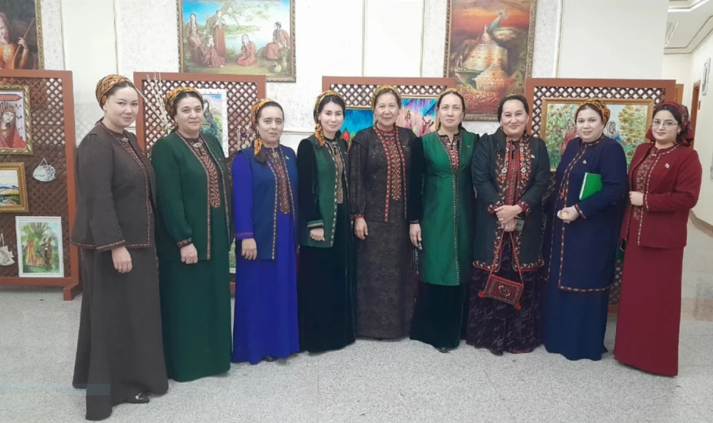 Türkmen zenanlarynyň maksatly işleri rowaçlanýar